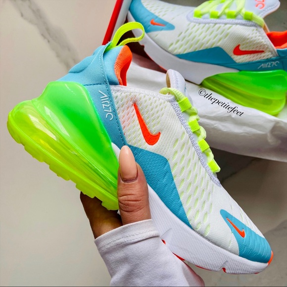 Nike Shoes - NWT Nike Air Max 270